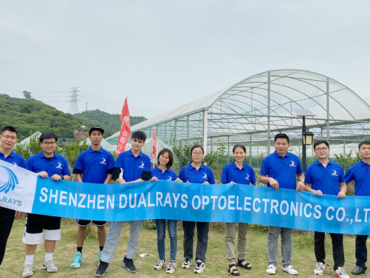 ডি 4 এলইডি আর্দ্রতা-প্রতিরোধী ল্যাম্প 160 এলপিডব্লিউ ডিআইপি পাওয়ার / 3 সিসিটি / 3-ফেজ পরিবর্তন 1 এসকিউ = 12 এসকিউ সহ অনেক অ্যাপ্লিকেশন যেমন পার্কিং গ্যারেজ, কারখানার জন্য আদর্শ সমাধানের জন্য বন্ধুত্বপূর্ণ